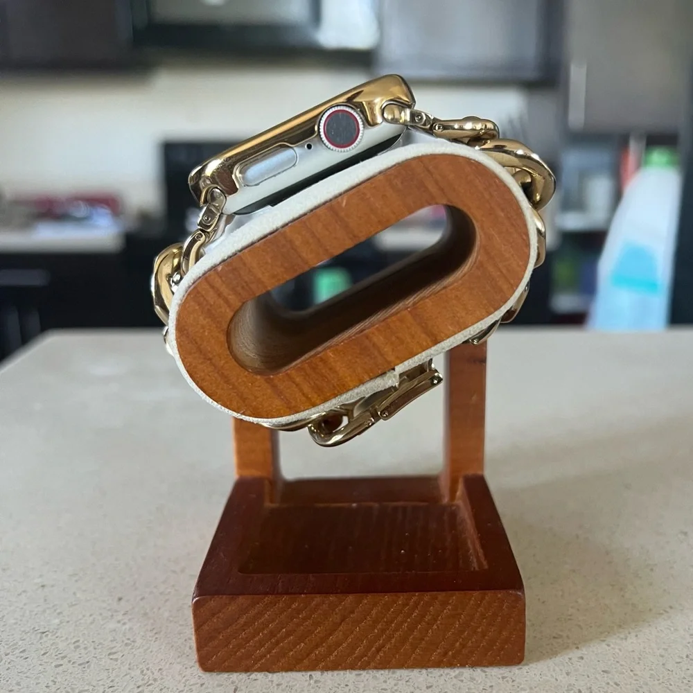 NINA RICCI Apple‎ Watch Case and band.